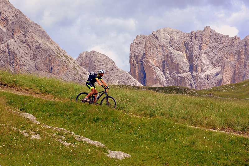 downhill bikes