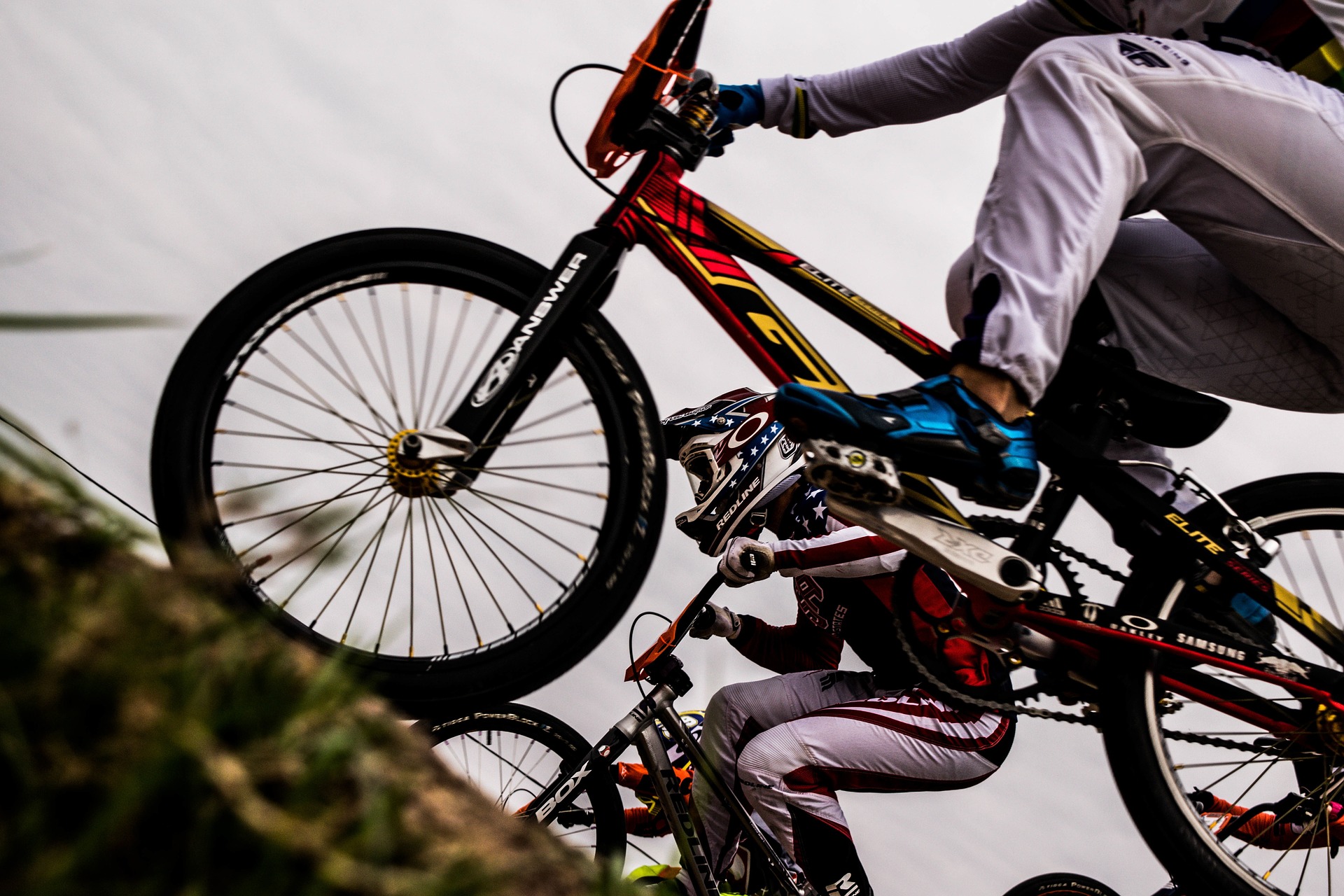 Biker is paddling the mountain bike at the trail head